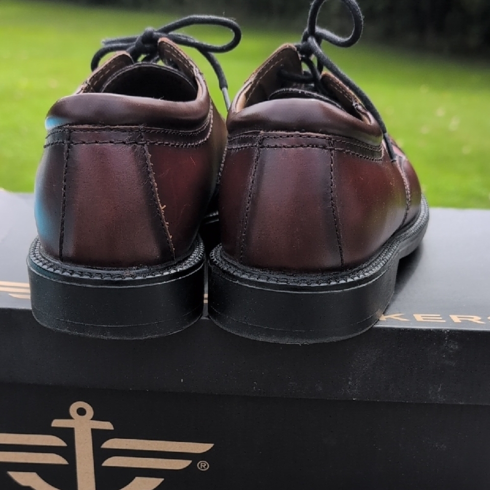 Dockers Men's Burgundy Oxford Shoes - Picture 3 of 8